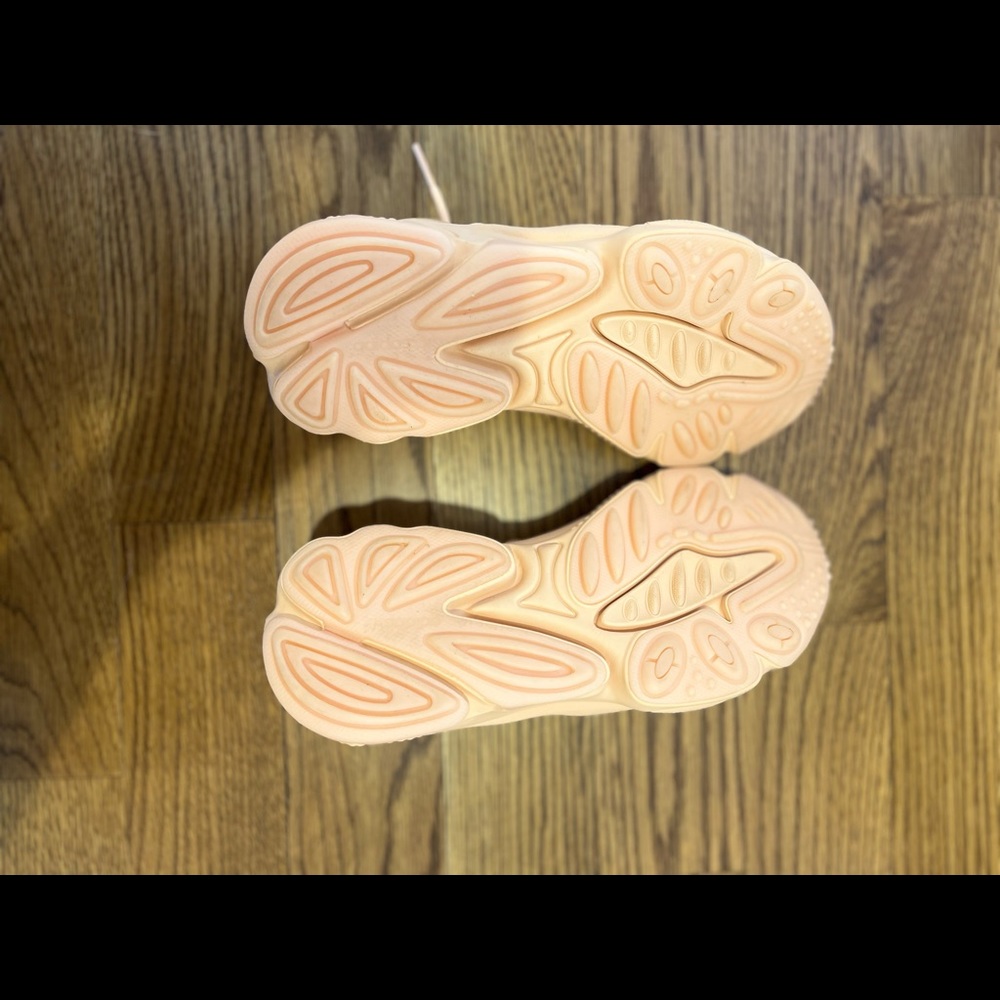 Adiprene Ozweego glow orange mens - Picture 7 of 7